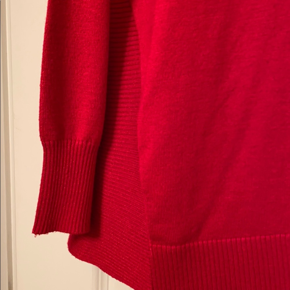 Asymmetrical Sweater - Picture 2 of 3